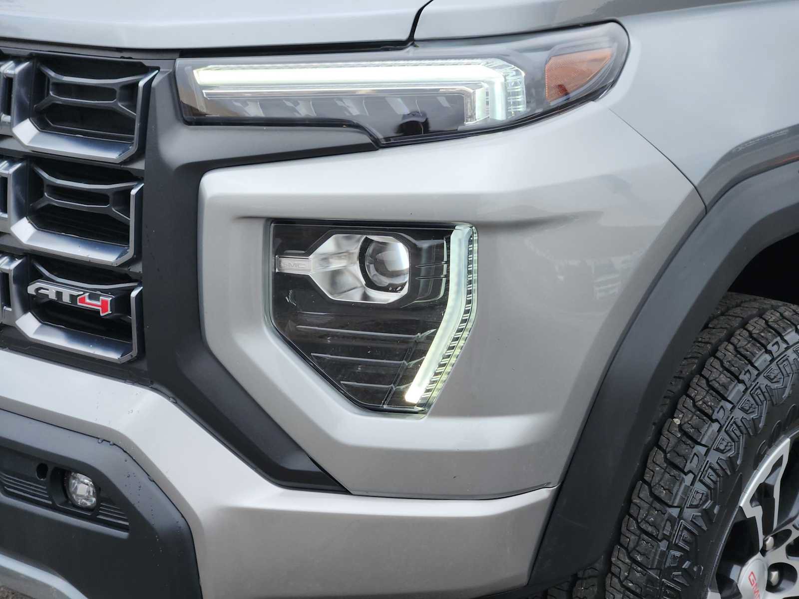 Certified 2023 GMC Canyon AT4 w/ AT4 Premium Package AWD/4WD image 9