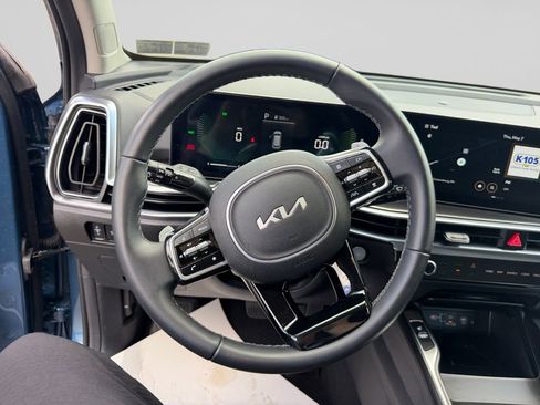 Used 2025 Kia Sorento EX AWD/4WD image 13