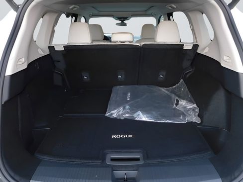 Used 2023 Nissan Rogue SL w/ SL Premium Package image 28