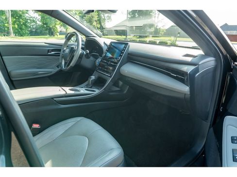 Used 2022 Toyota Avalon Limited w/ Advanced Safety Package FWD image 18