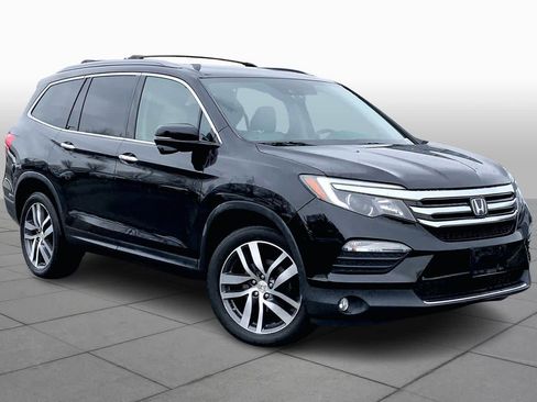 Used 2017 Honda Pilot Touring image 3