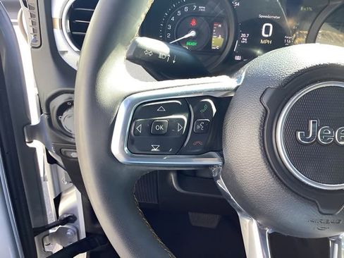 Used 2024 Jeep Wrangler Unlimited Sahara image 21