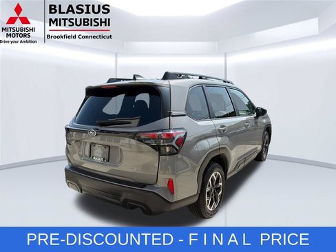 Used 2025 Subaru Forester Premium w/ Convenience Package #1 AWD/4WD image 9