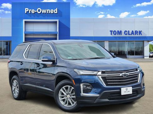 Used 2023 Chevrolet Traverse LT FWD image 1