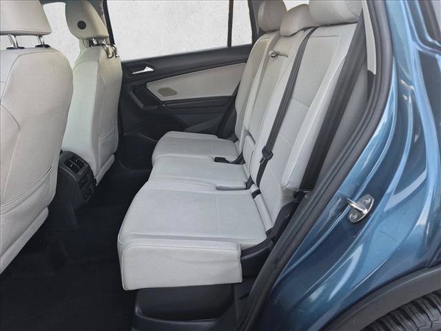Used 2020 Volkswagen Tiguan SE w/ Panoramic Sunroof Package AWD/4WD image 19