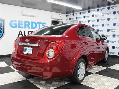 Used 2016 Chevrolet Sonic LT image 4