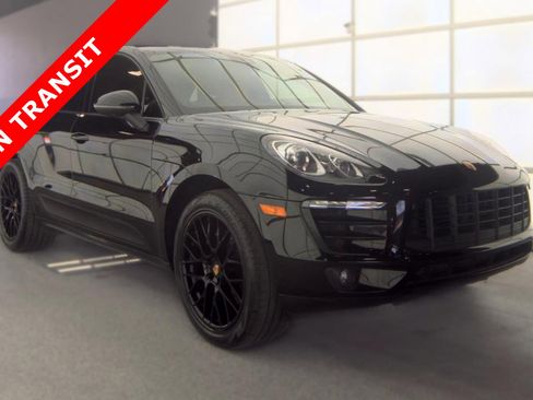 Used 2018 Porsche Macan AWD/4WD image 3