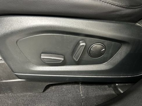 Used 2022 Ford Explorer Limited w/ Equipment Group 301A AWD/4WD image 10