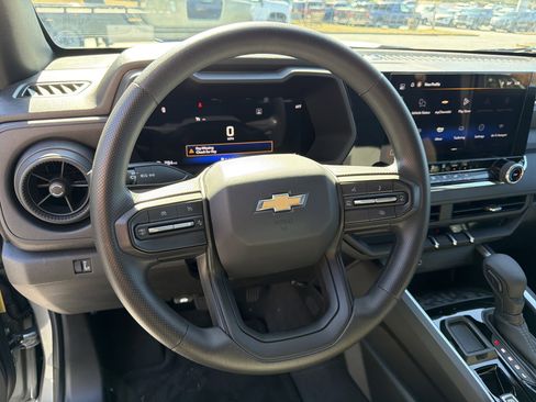 Used 2025 Chevrolet Colorado W/T image 23
