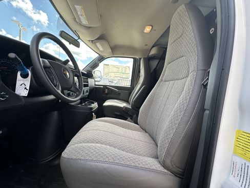 Used 2025 Chevrolet Express 2500 w/ Driver Convenience Package image 36