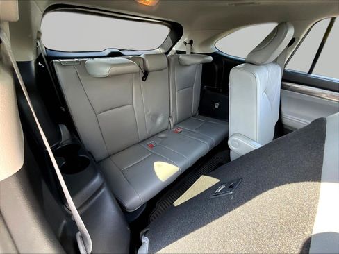 Used 2023 Toyota Highlander Platinum AWD/4WD image 26