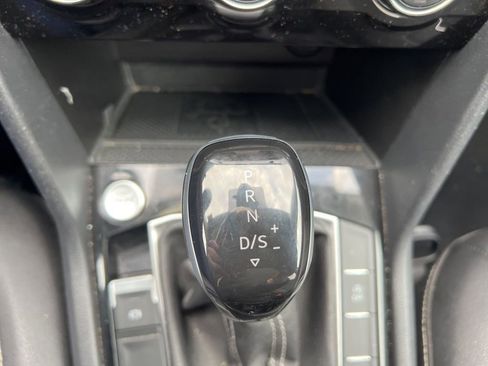 Used 2024 Volkswagen Taos SE image 21