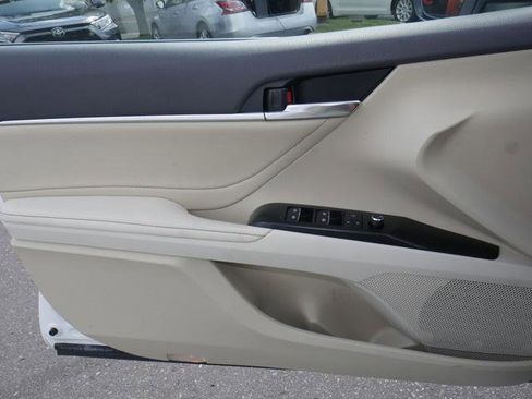 Used 2018 Toyota Camry XLE FWD image 27