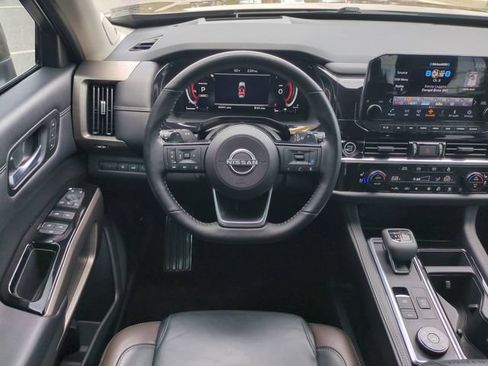 Used 2023 Nissan Pathfinder Platinum w/ Lighting Package (N93) AWD/4WD image 16