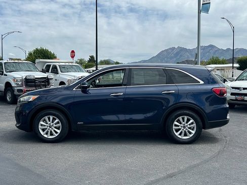 Used 2019 Kia Sorento AWD V6 image 8