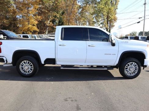Used 2020 Chevrolet Silverado 2500 High Country w/ Z71 Off-Road Package AWD/4WD image 4