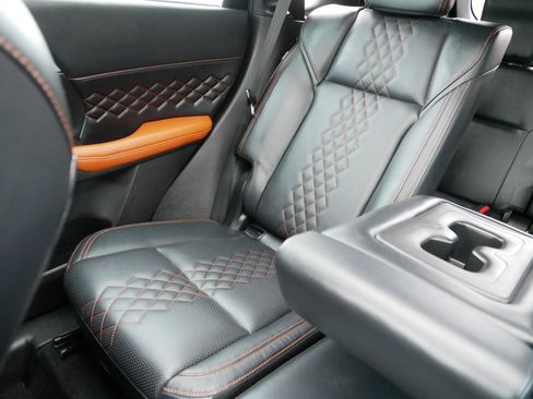 Used 2023 Mitsubishi Outlander SEL image 12