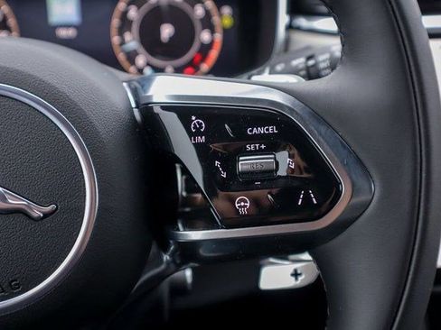 New 2025 Jaguar F-PACE R-Dynamic S image 15