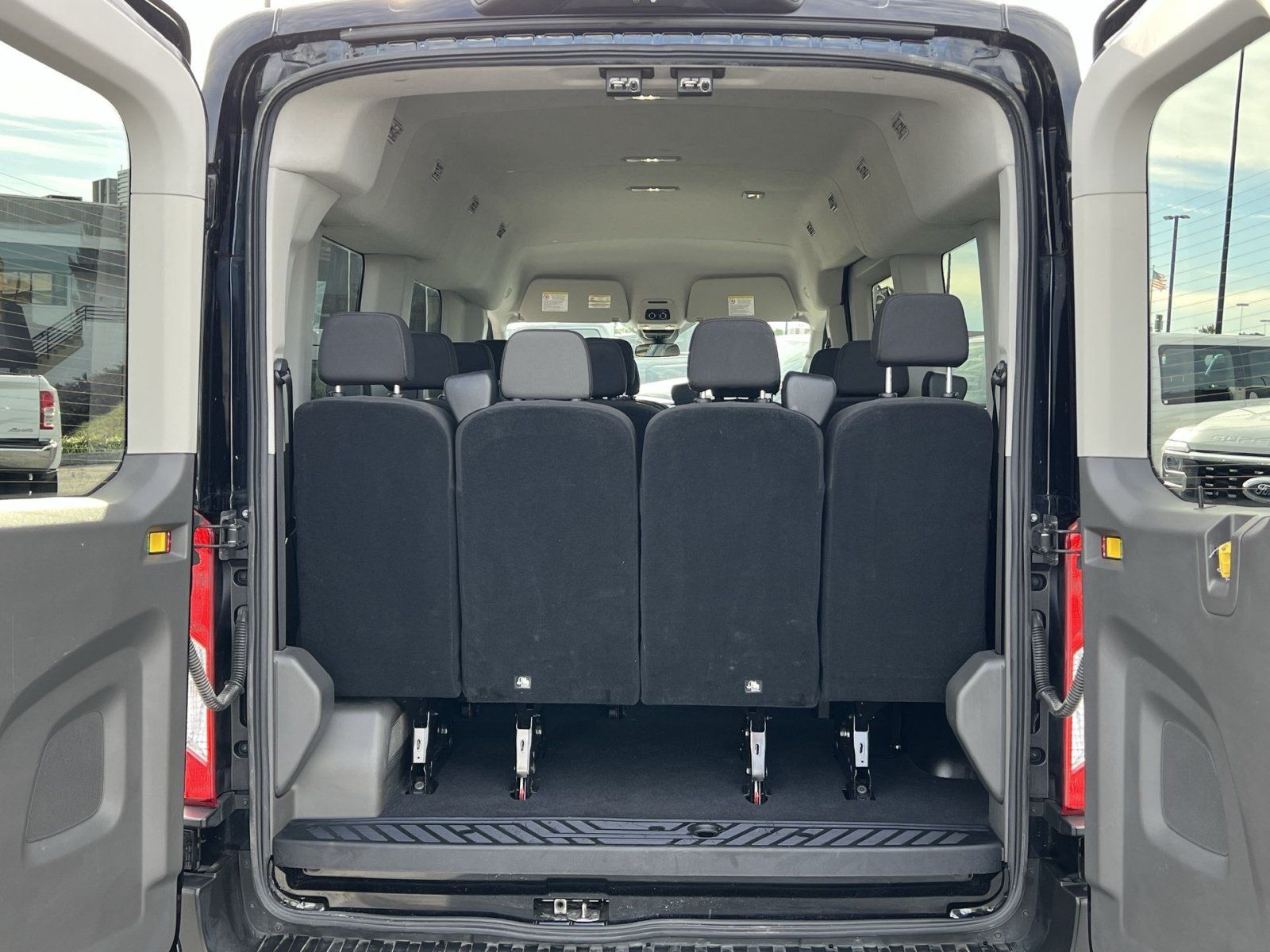 Used 2024 Ford Transit 350 XLT RWD image 25