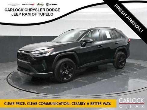 Used 2024 Toyota RAV4 XLE FWD image 8