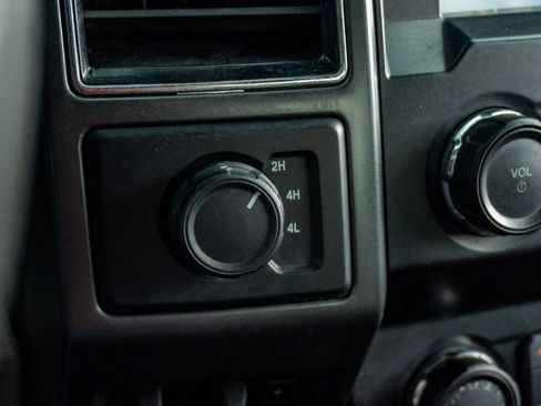 Used 2020 Ford F250 XLT AWD/4WD image 27