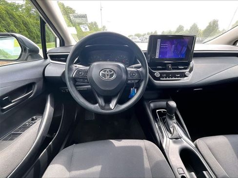 Used 2024 Toyota Corolla LE FWD image 17