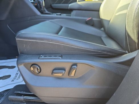 Used 2020 Volkswagen Atlas Cross Sport SEL image 31