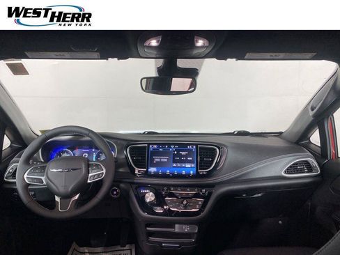 Used 2026 Chrysler Pacifica Select AWD/4WD image 18