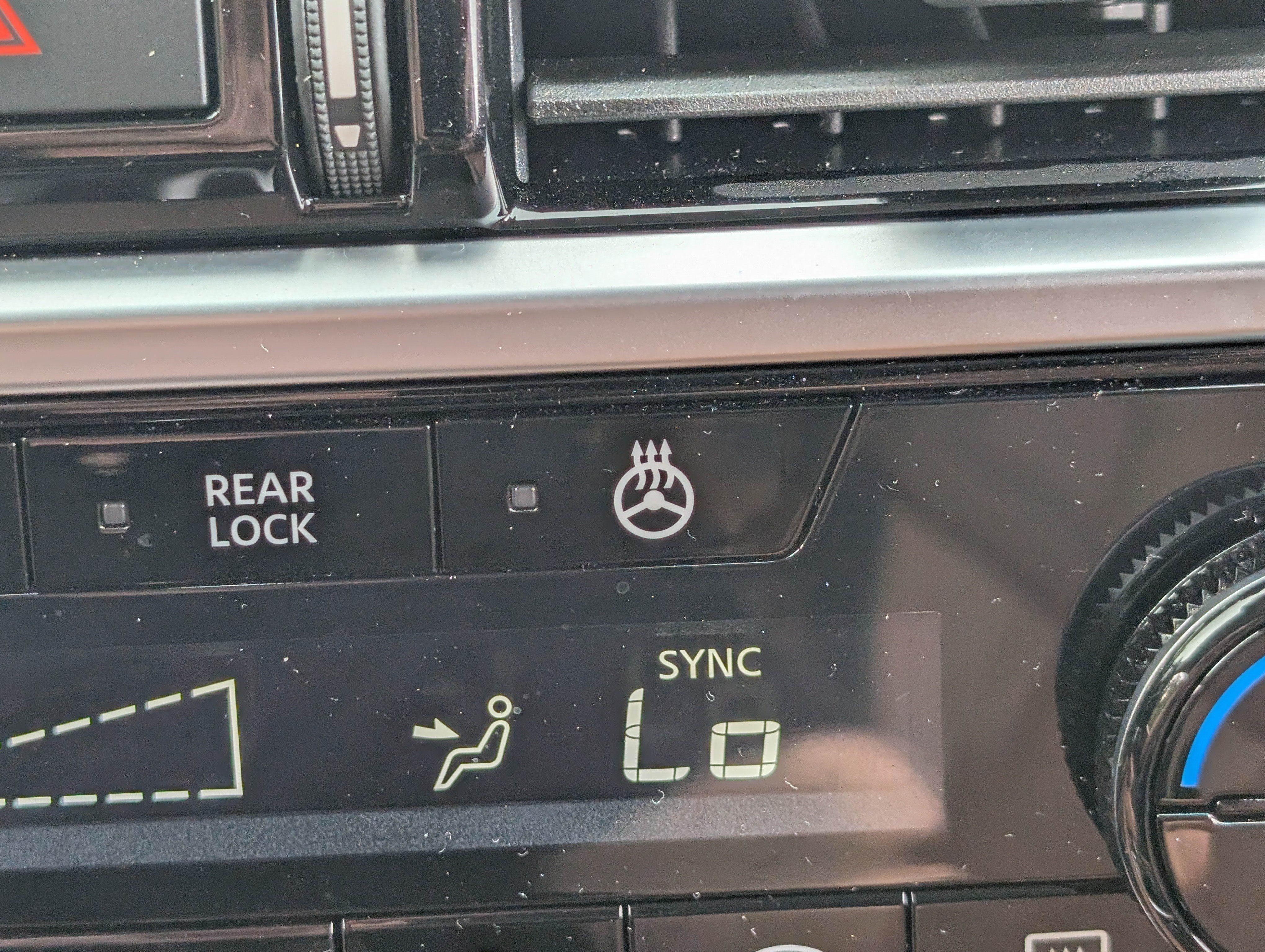 Used 2025 Nissan Pathfinder Platinum w/ Cargo Package FWD image 35