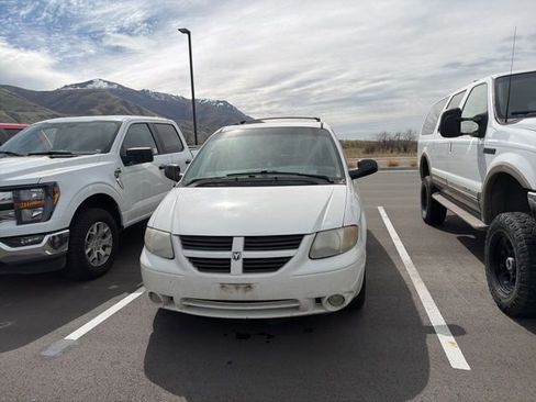 Used 2007 Dodge Grand Caravan SXT FWD image 2