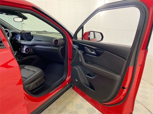 Used 2023 Chevrolet Blazer RS w/ Enhanced Convenience Package image 36