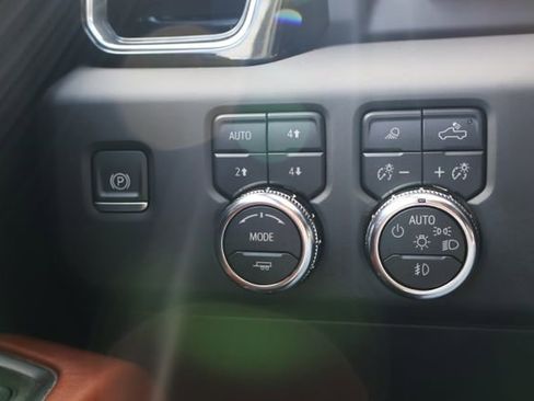 Used 2024 GMC Sierra 2500 Denali Ultimate image 19