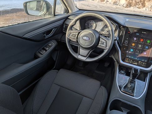 Used 2025 Subaru Outback Premium image 9