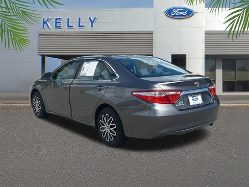 Used 2016 Toyota Camry LE FWD image 5