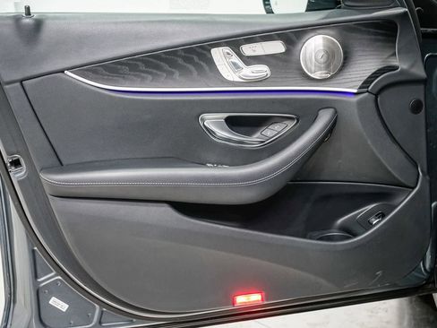 Used 2022 Mercedes-Benz E 350 Sedan image 19