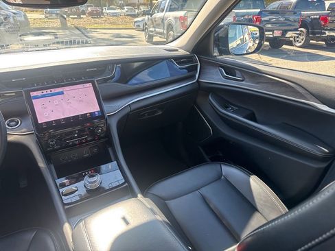 Used 2024 Jeep Grand Cherokee Limited 4xe image 12