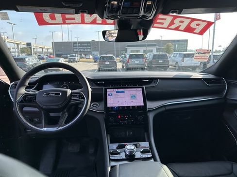 Used 2024 Jeep Grand Cherokee Overland image 36