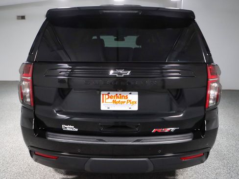 Used 2024 Chevrolet Suburban RST w/ Luxury Package AWD/4WD image 8