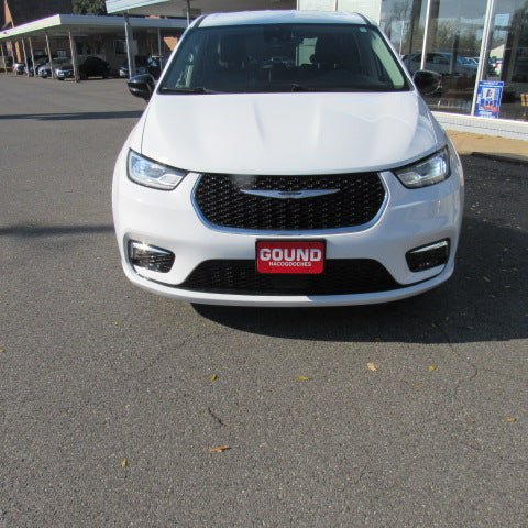 Used 2024 Chrysler Pacifica Touring-L FWD image 3