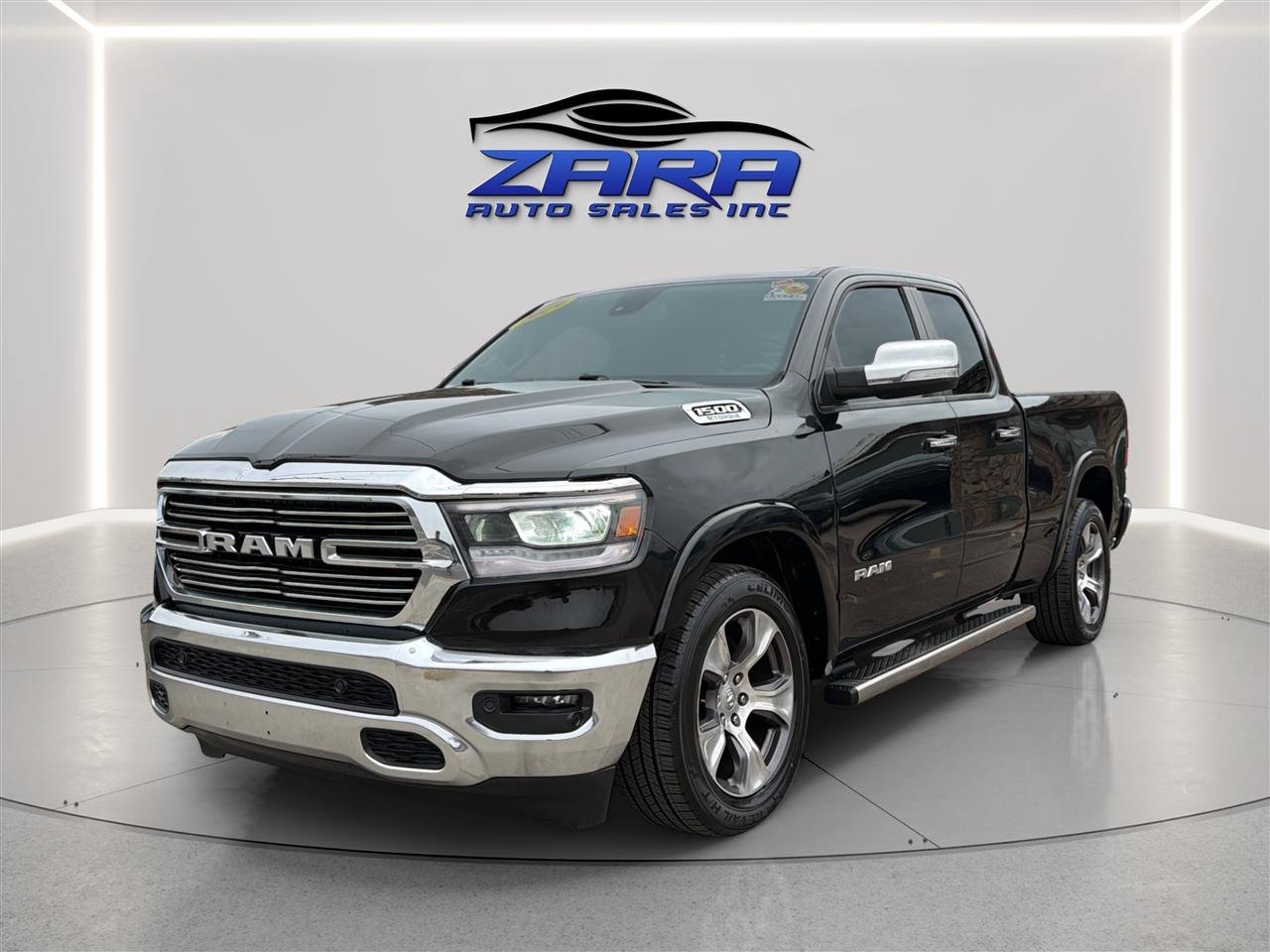 Used 2019 RAM 1500 Laramie AWD/4WD image 3