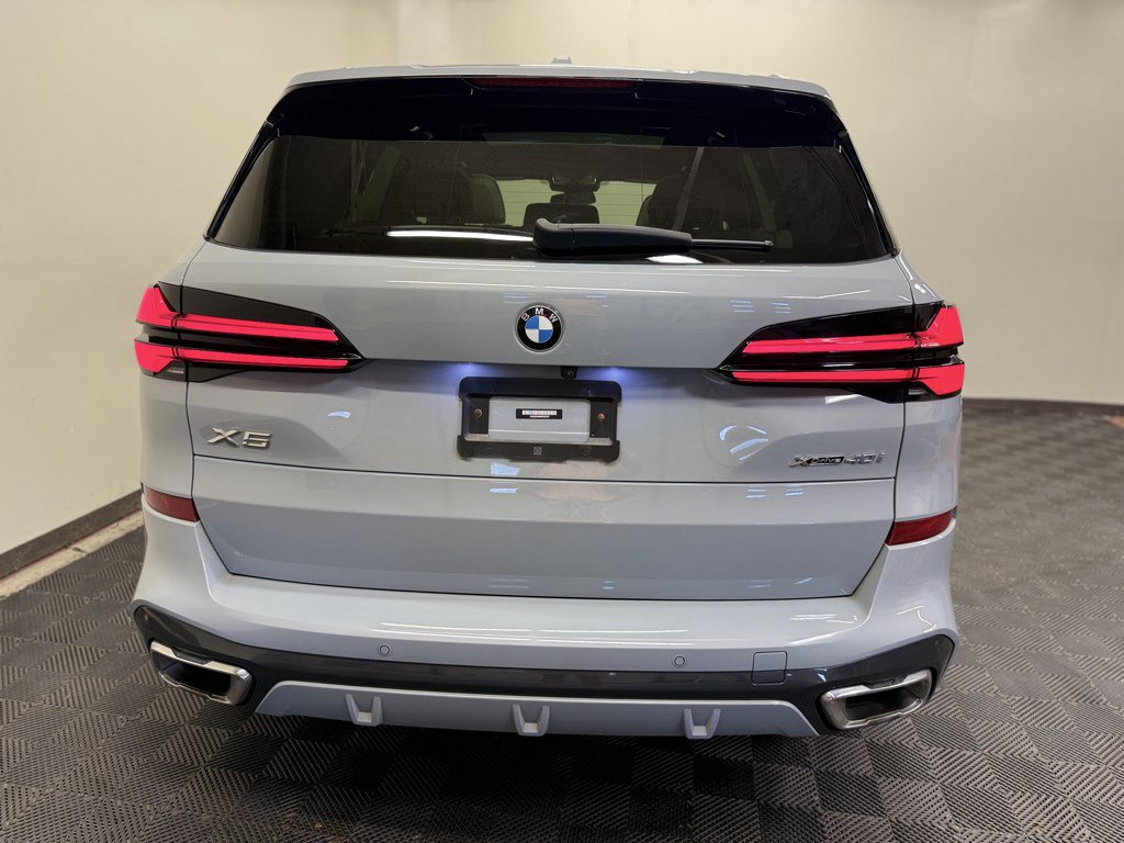 Used 2024 BMW X5 xDrive40i w/ M Sport Package AWD/4WD image 10