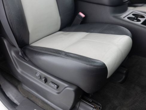 Used 2007 Chevrolet Avalanche LT w/ LT Preferred Equipment Group AWD/4WD image 31
