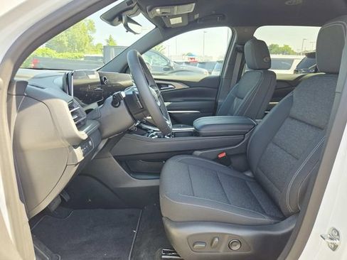 New 2026 Chevrolet Traverse LT w/ Driver Confidence Package FWD image 8