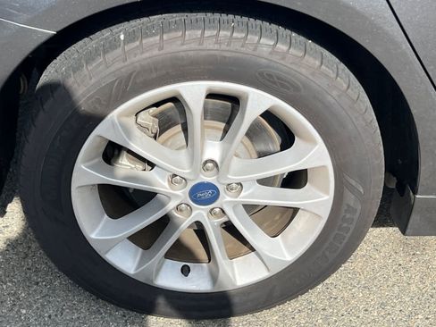 Used 2019 Ford Fusion SE image 14