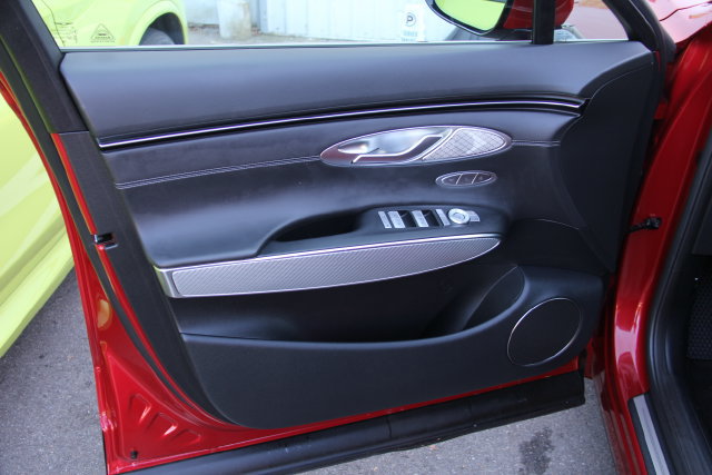 Used 2025 Genesis GV70 3.5T Sport AWD/4WD image 16