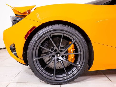 Used 2026 McLaren 750S Spider RWD image 18