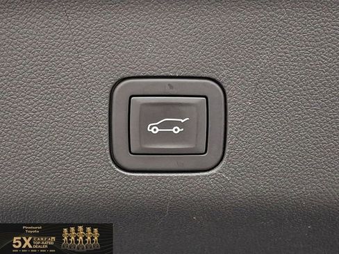 Used 2025 Chevrolet Tahoe Z71 AWD/4WD image 35