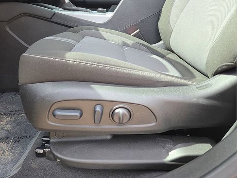 Used 2025 Chevrolet Blazer LT image 23