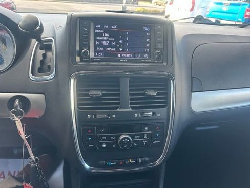 Used 2019 Dodge Grand Caravan GT image 22