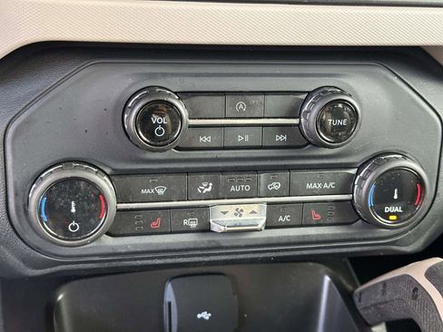 Certified 2022 Ford Bronco Big Bend w/ Sasquatch Package image 16